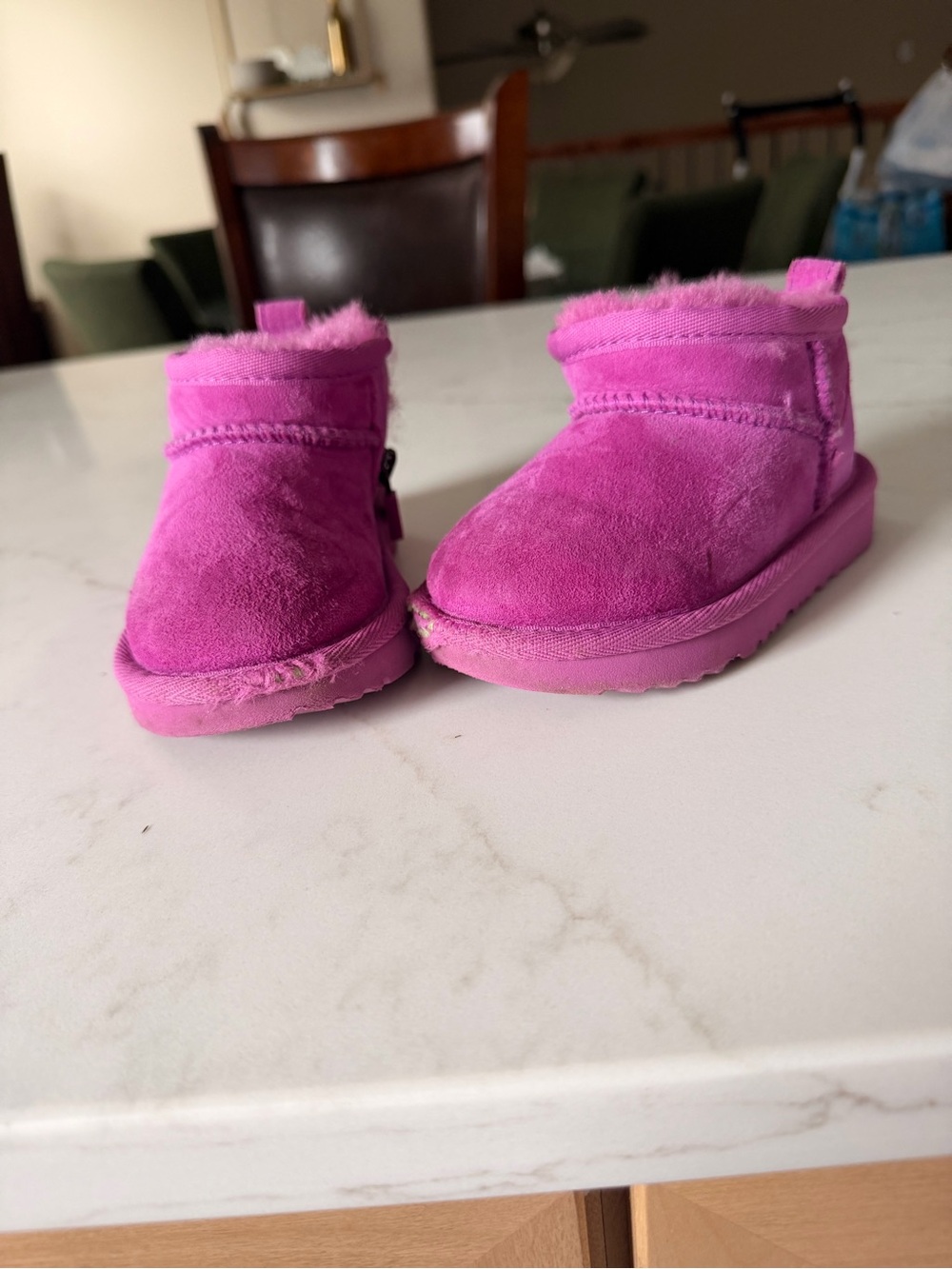 UGG Kids Mini Boot in Bright Pink